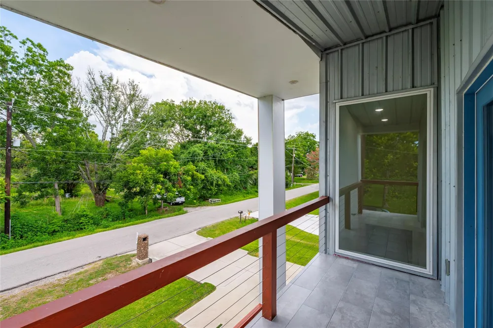 13149 W 6th Street Santa Fe, TX 77510