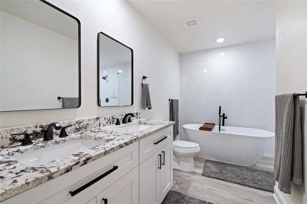 13149 W 6th Street Santa Fe, TX 77510