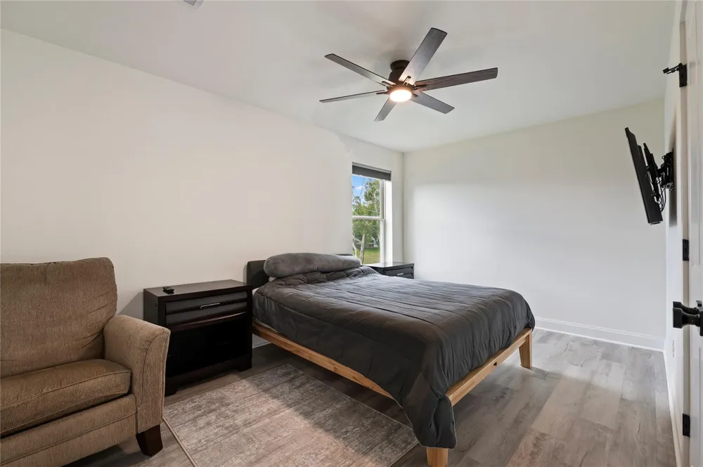 13149 W 6th Street Santa Fe, TX 77510