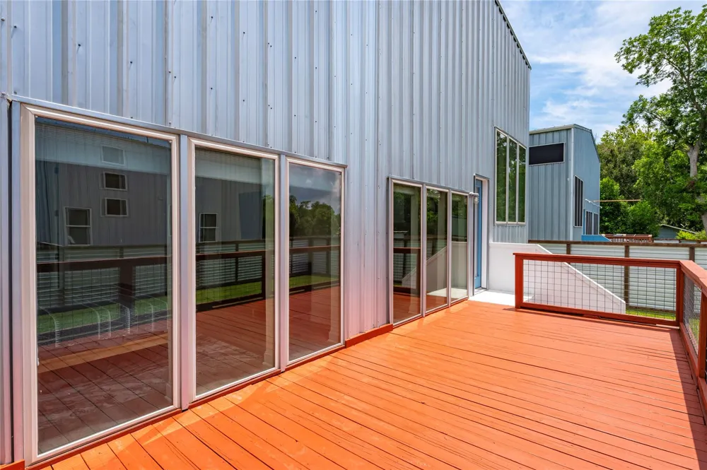 13149 W 6th Street Santa Fe, TX 77510