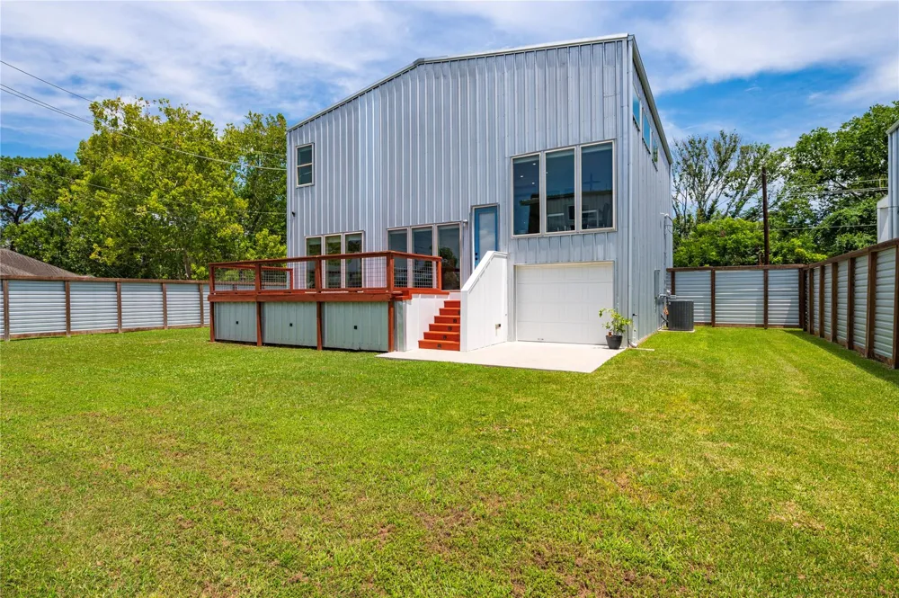 13149 W 6th Street Santa Fe, TX 77510
