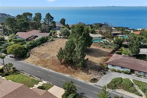 6 Coveview Drive