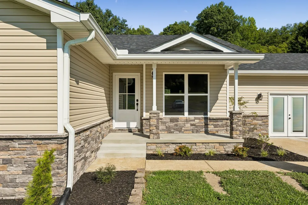1513 Centerville Hwy Hohenwald, TN 38462