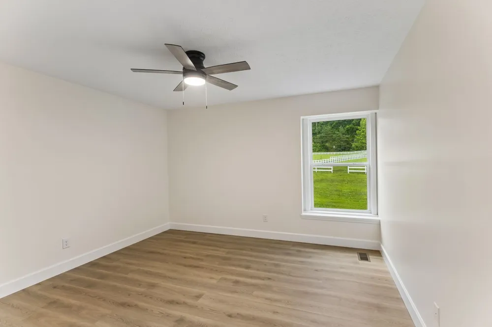 1513 Centerville Hwy Hohenwald, TN 38462