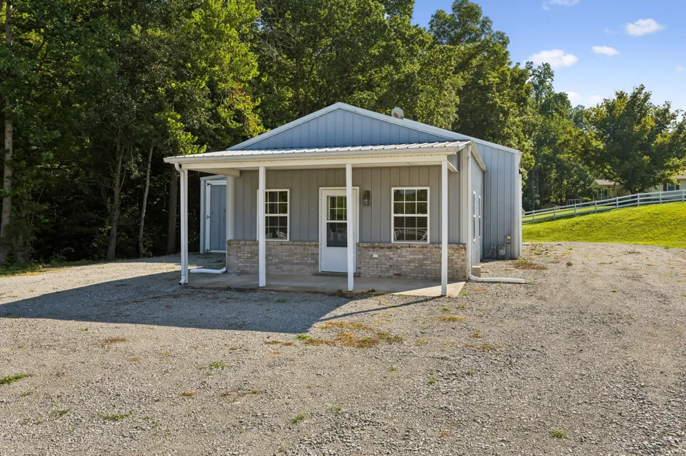 1513 Centerville Hwy Hohenwald, TN 38462