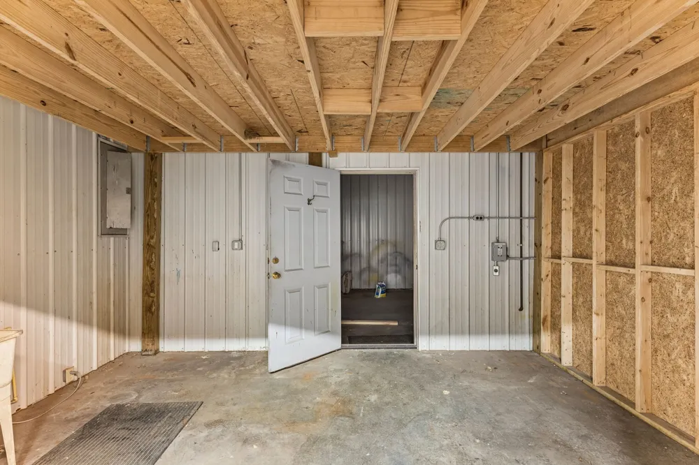 1513 Centerville Hwy Hohenwald, TN 38462