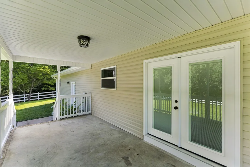 1513 Centerville Hwy Hohenwald, TN 38462