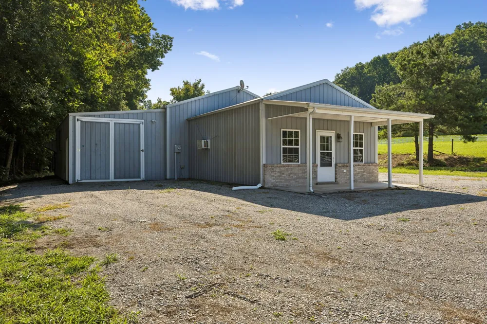 1513 Centerville Hwy Hohenwald, TN 38462