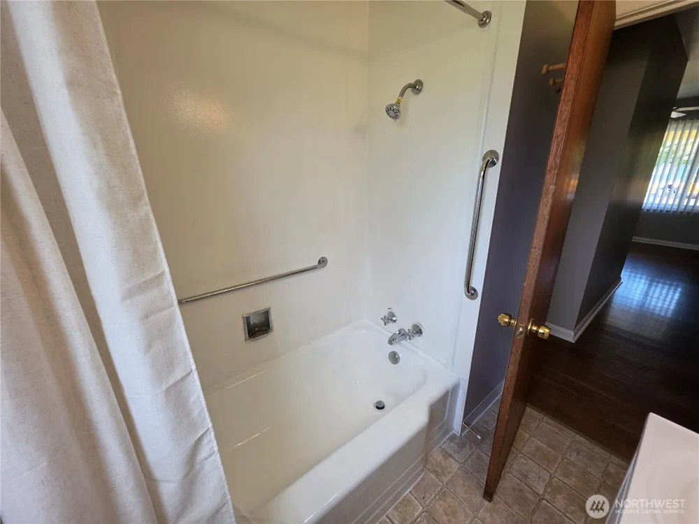 520 28th Avenue Longview, WA 98632