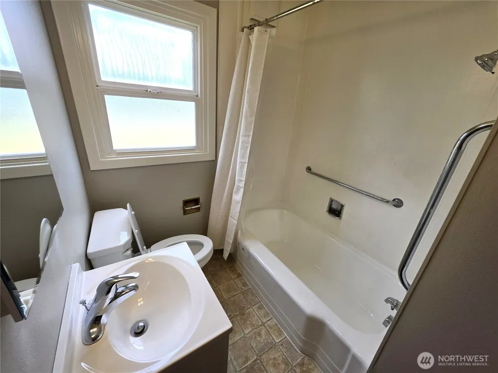 520 28th Avenue Longview, WA 98632