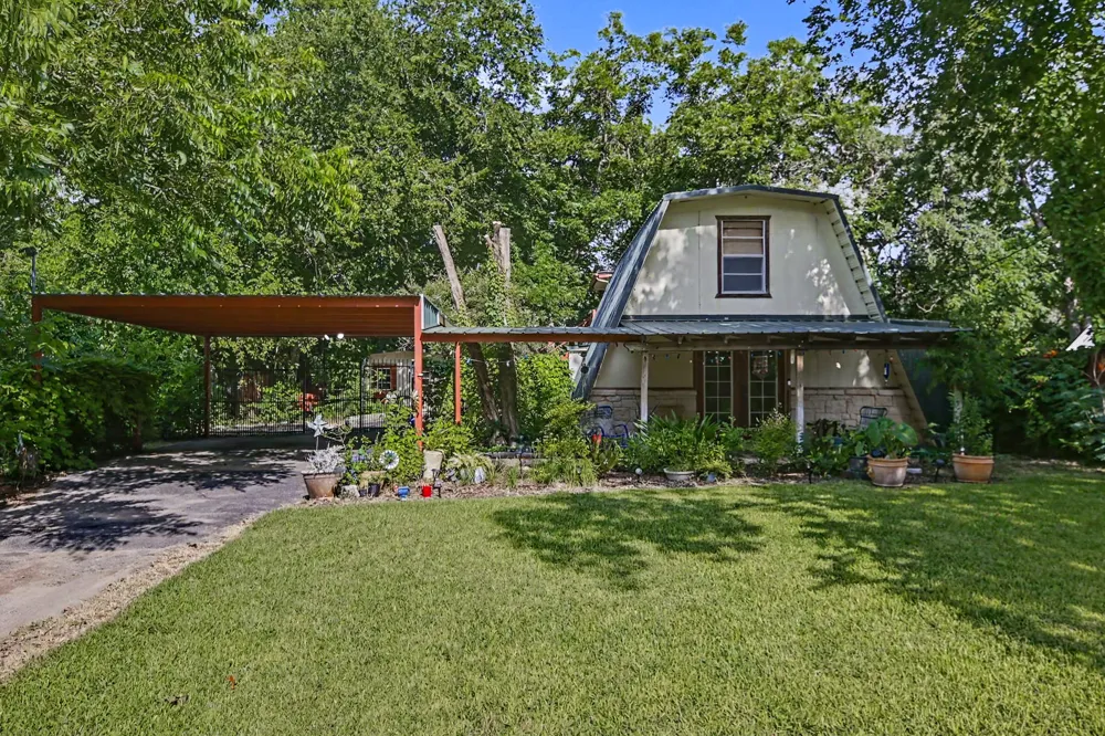898 BUERGER LN LANE Seguin, TX 78155