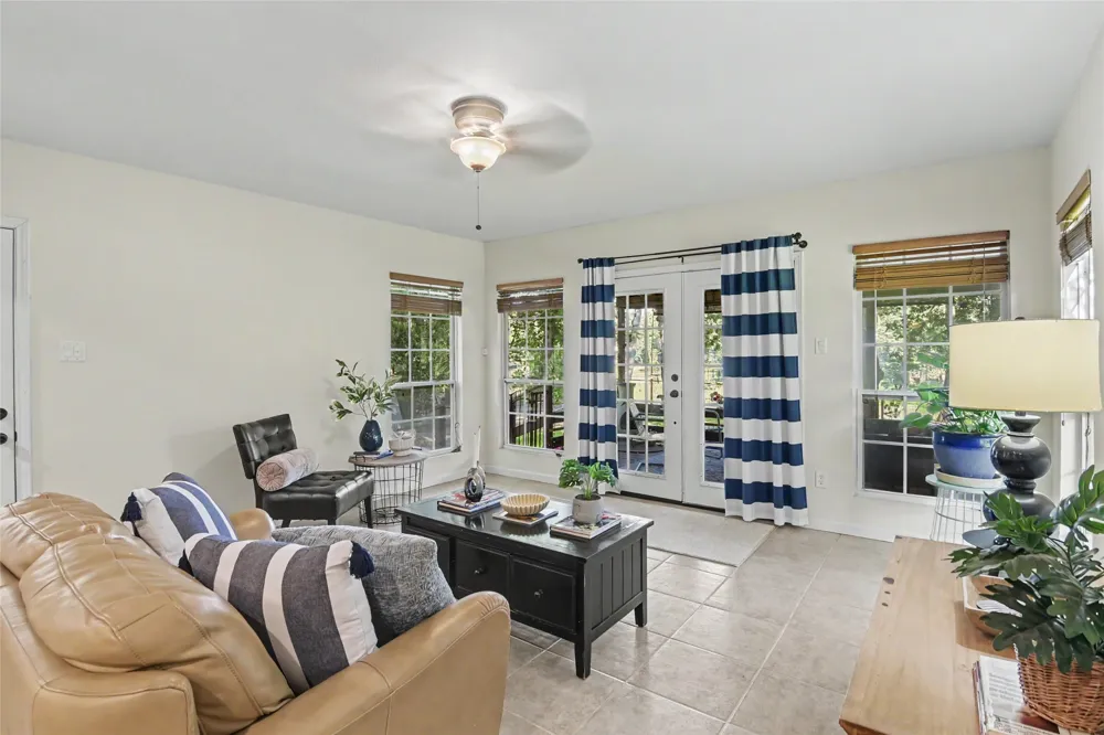 898 BUERGER LN LANE Seguin, TX 78155