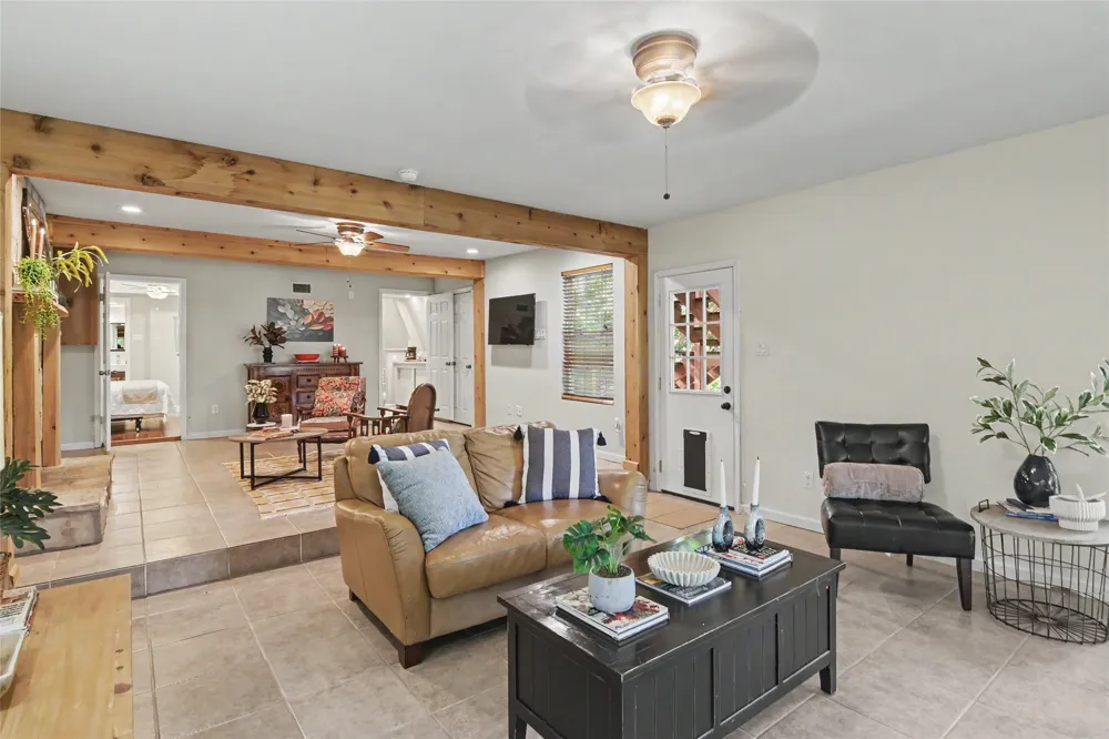 898 BUERGER LN LANE Seguin, TX 78155