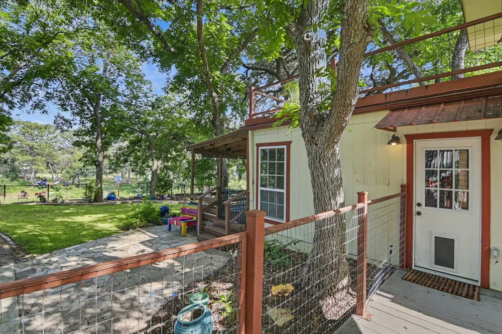 898 BUERGER LN LANE Seguin, TX 78155