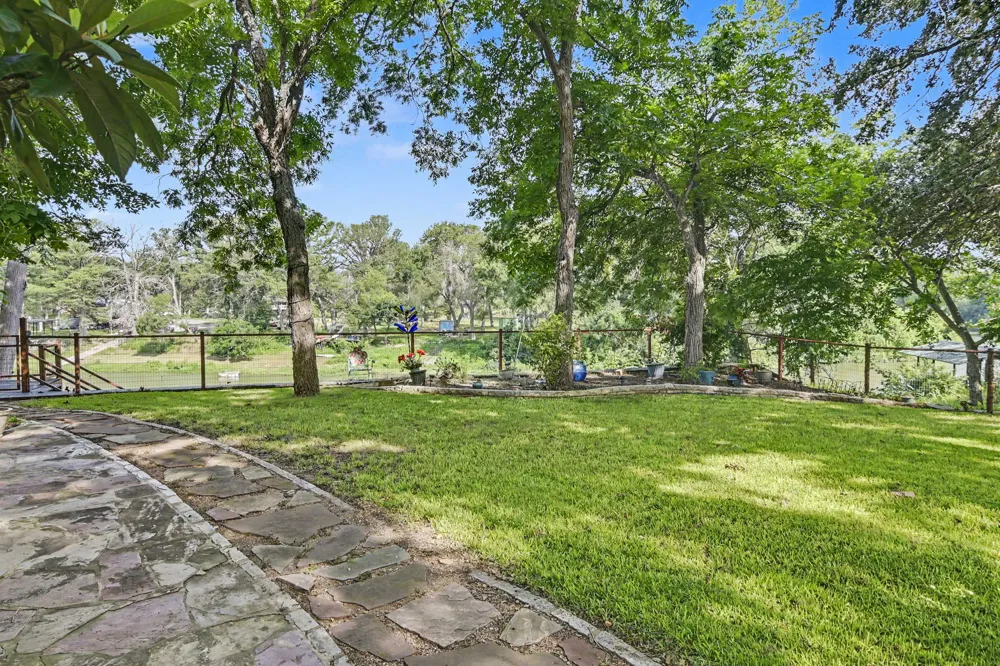 898 BUERGER LN LANE Seguin, TX 78155