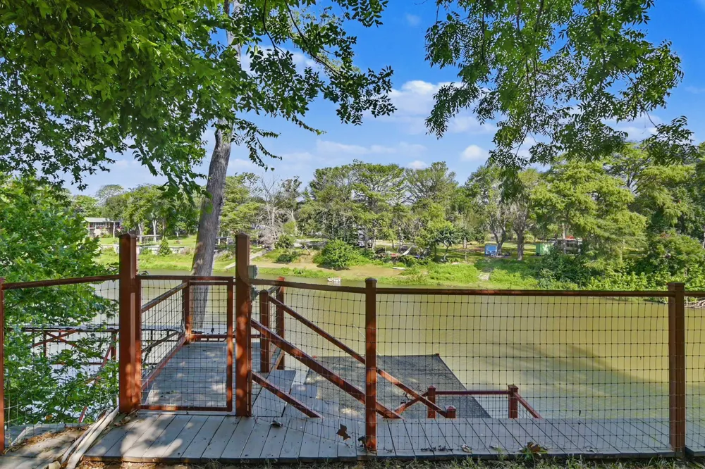 898 BUERGER LN LANE Seguin, TX 78155