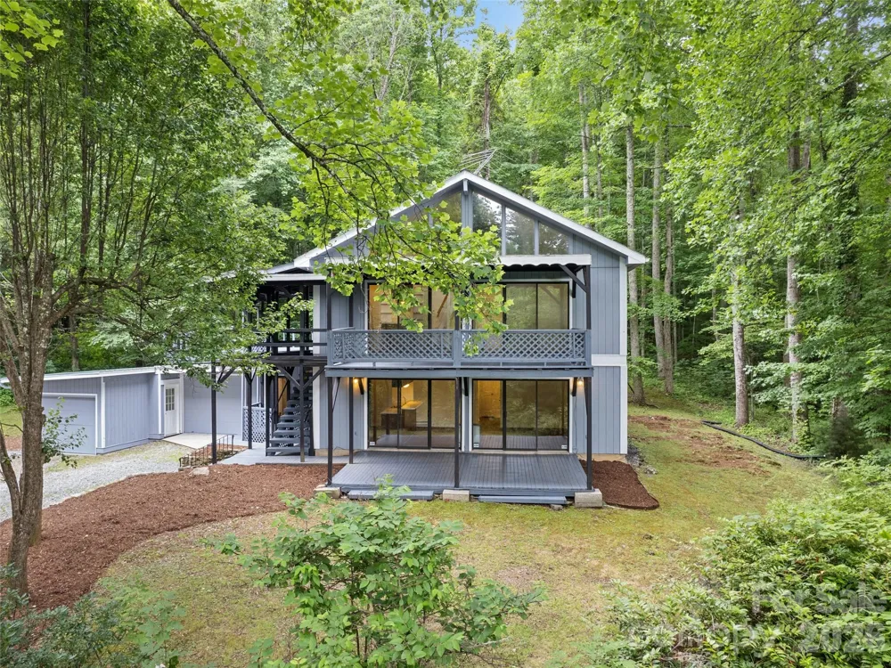 80 Merrie Way Waynesville, NC 28786