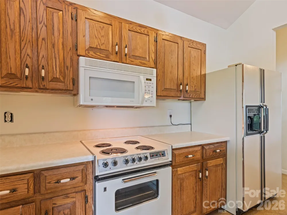 80 Merrie Way Waynesville, NC 28786