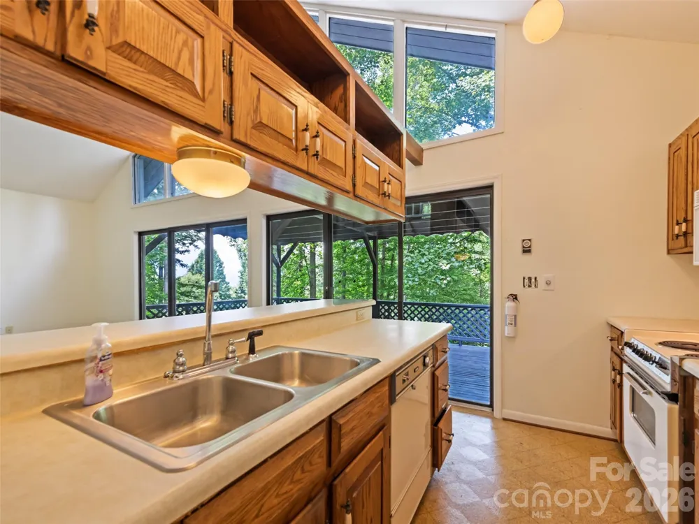 80 Merrie Way Waynesville, NC 28786