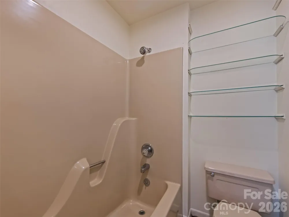 80 Merrie Way Waynesville, NC 28786