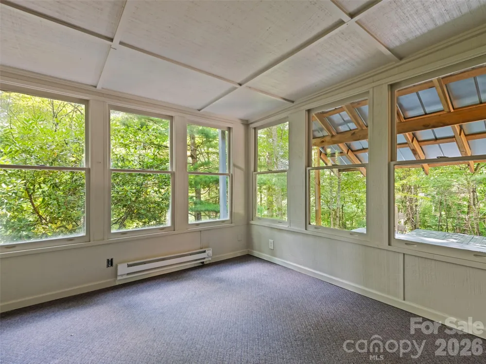 80 Merrie Way Waynesville, NC 28786
