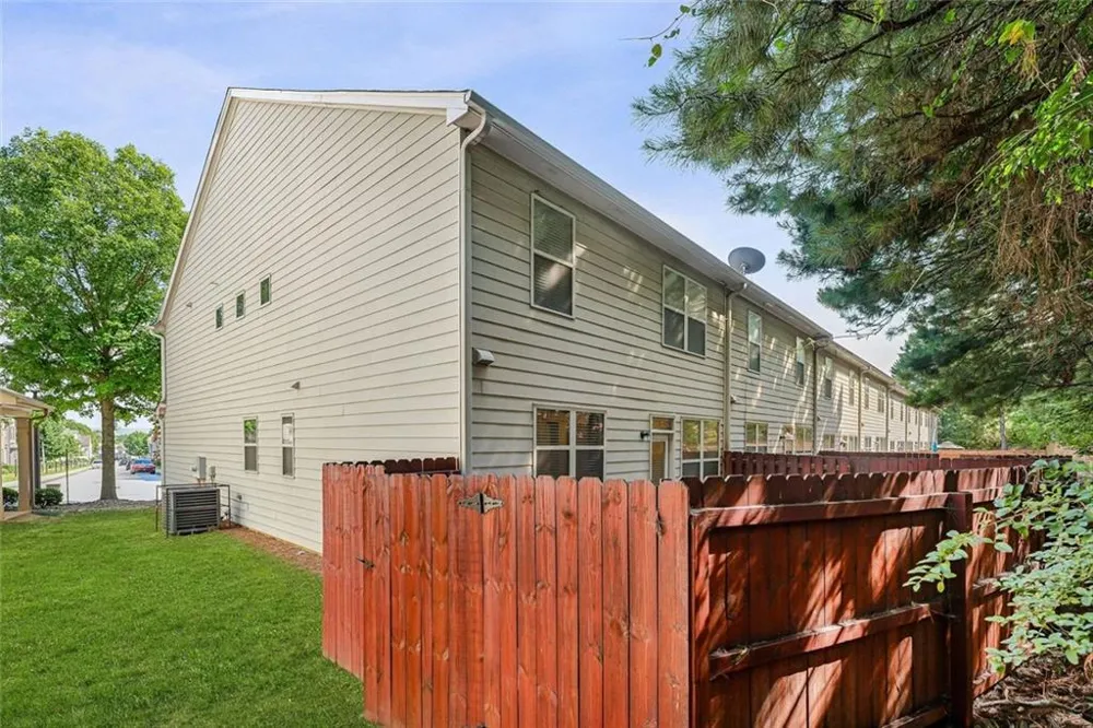 5667 Radford Loop Fairburn, GA 30213