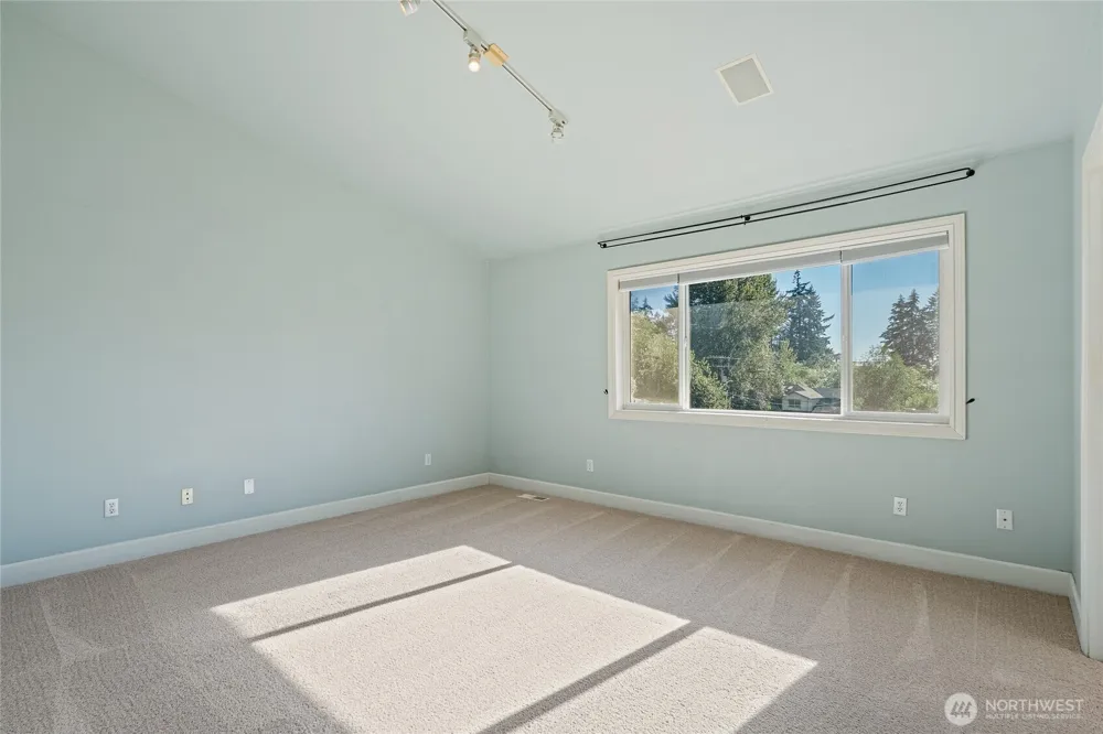 11633 SE 76th Court Newcastle, WA 98056