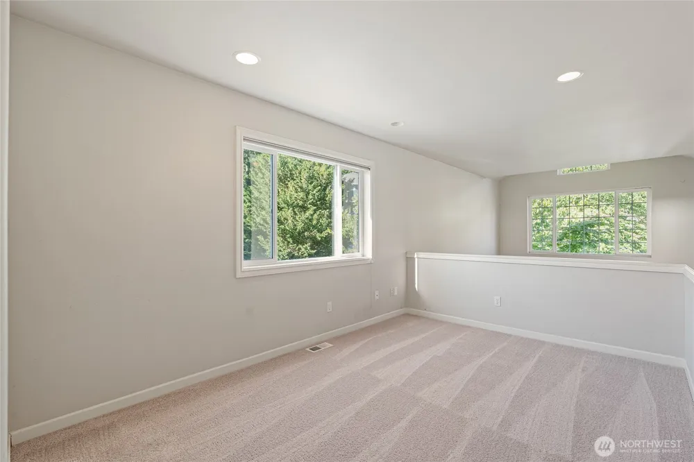 11633 SE 76th Court Newcastle, WA 98056