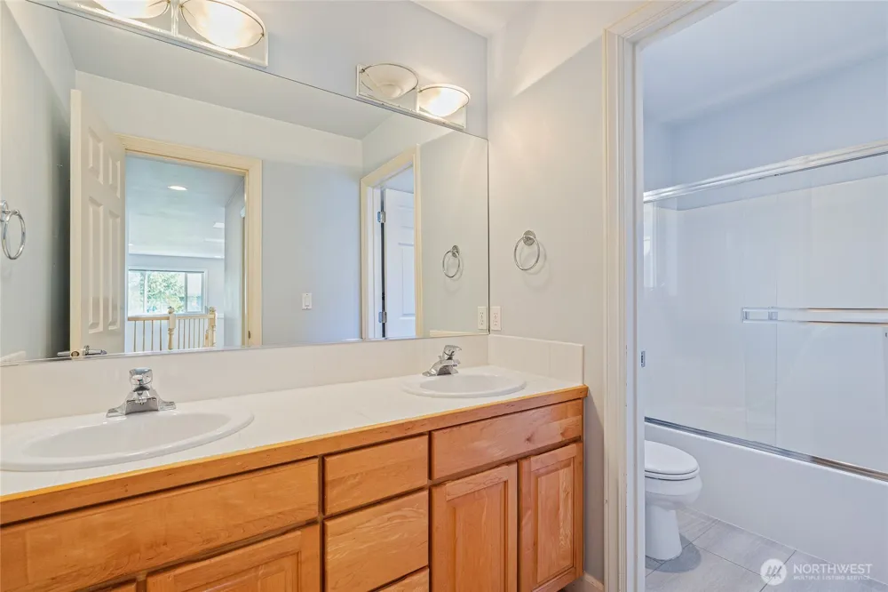 11633 SE 76th Court Newcastle, WA 98056