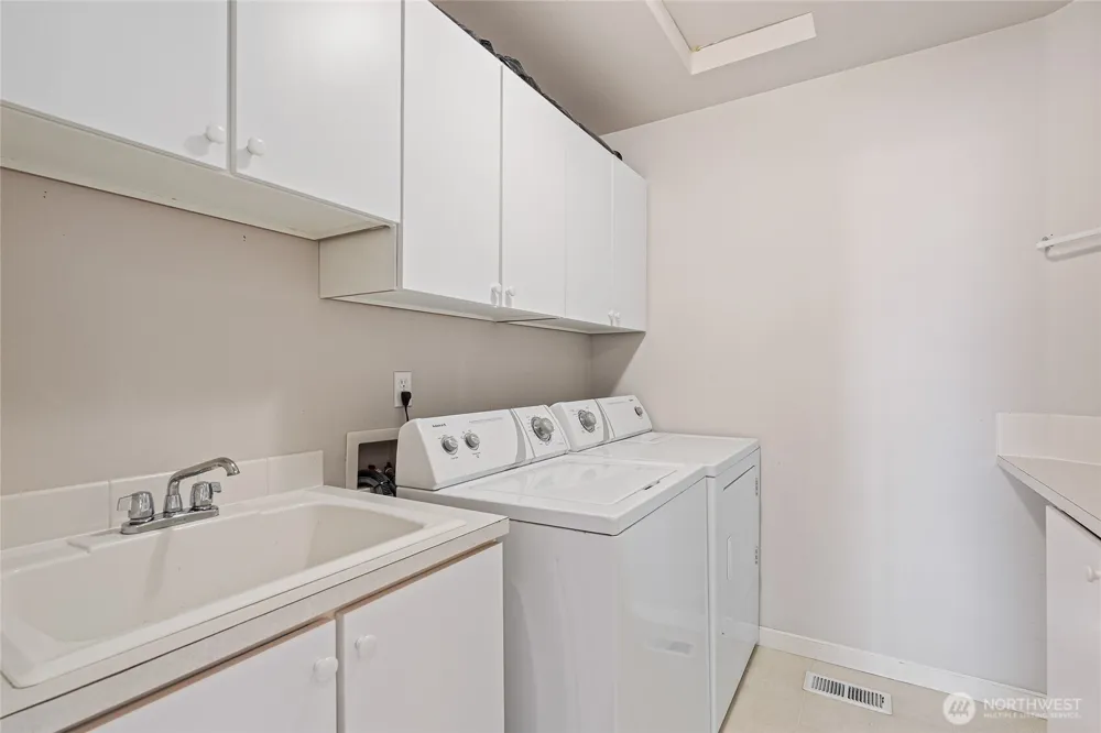 11633 SE 76th Court Newcastle, WA 98056