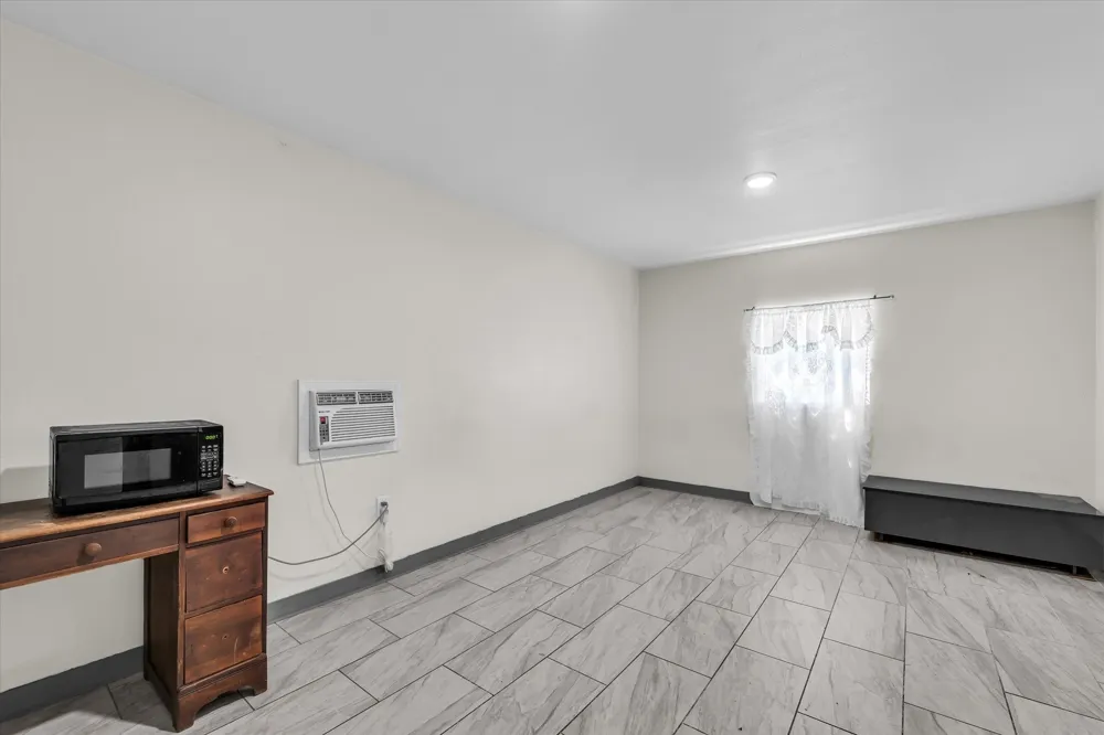 403 Dallas Waco, TX 76704
