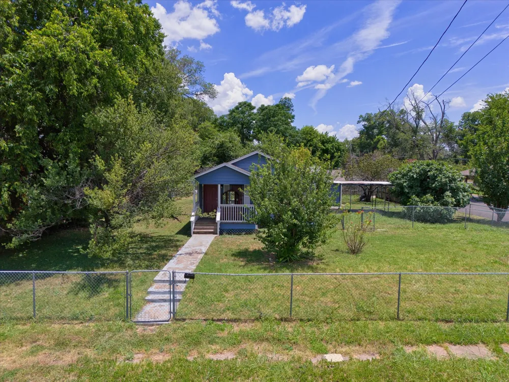 403 Dallas Waco, TX 76704