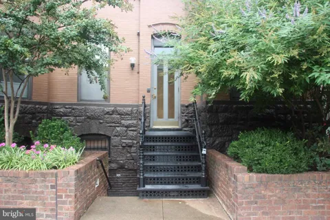 2307 PENNSYLVANIA AVENUE NW #104
