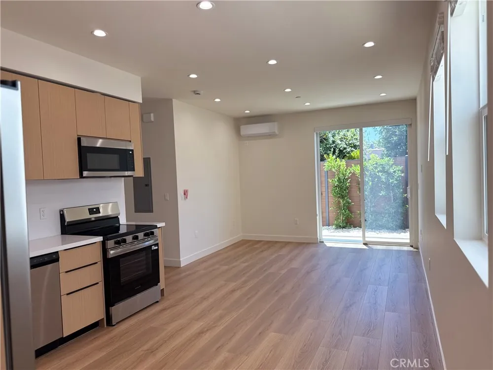 4121 Lafayette Place #D Culver City, CA 90232