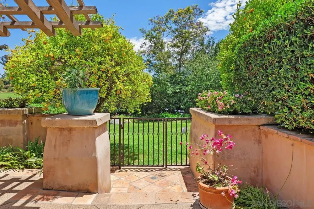 17240 Avenida De Acacias Rancho Santa Fe, CA 92067