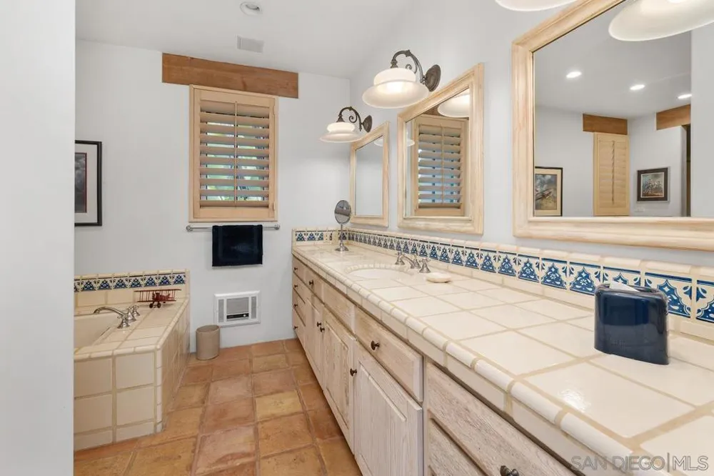 17240 Avenida De Acacias Rancho Santa Fe, CA 92067
