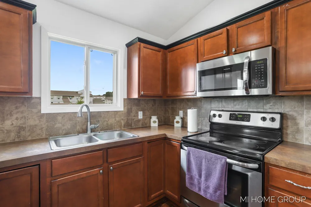 3729 Hickoryrow Court Holland Charter Township, MI 49424