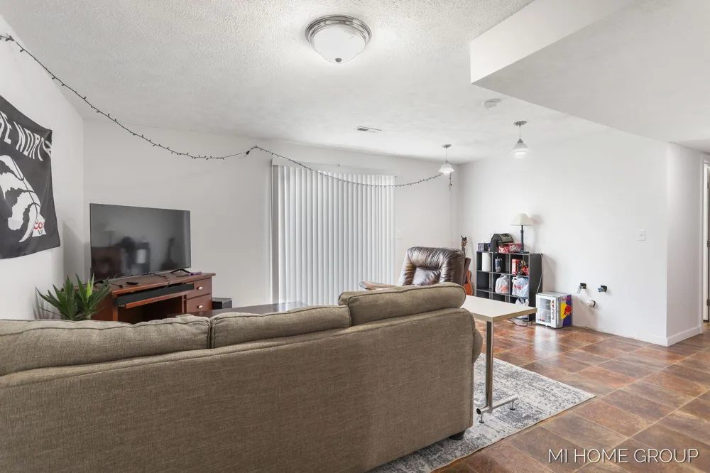 3729 Hickoryrow Court Holland Charter Township, MI 49424