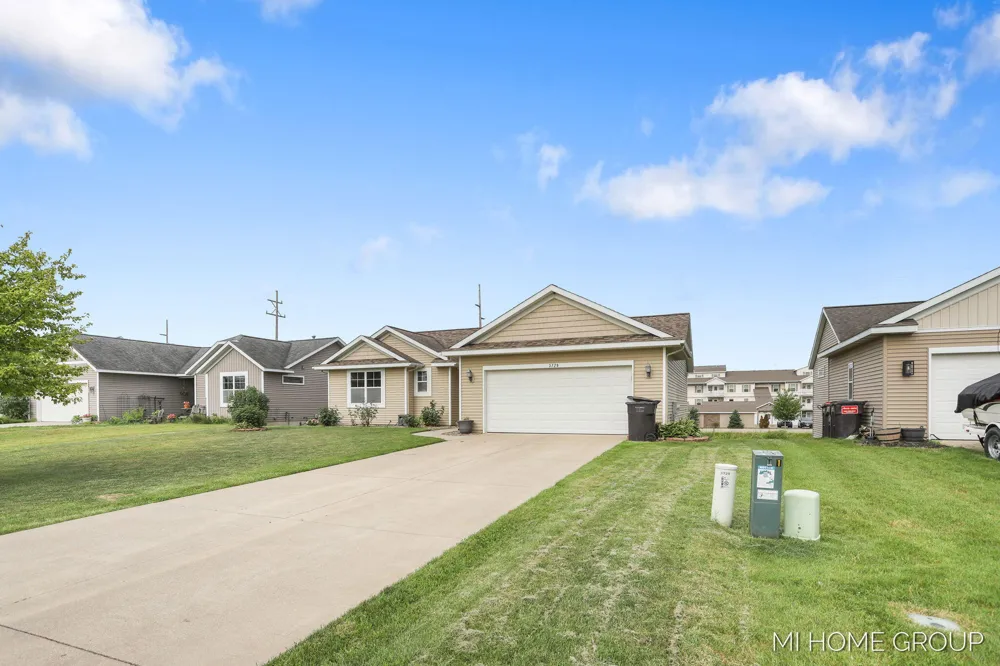 3729 Hickoryrow Court Holland Charter Township, MI 49424