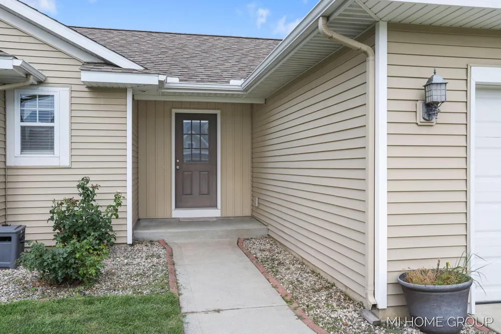 3729 Hickoryrow Court Holland Charter Township, MI 49424