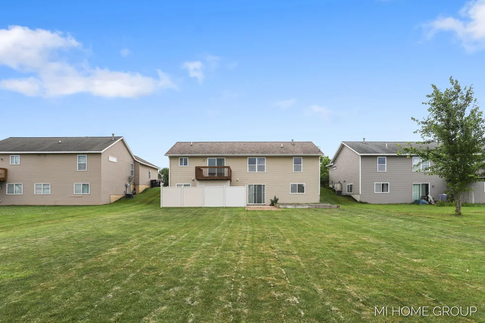 3729 Hickoryrow Court Holland Charter Township, MI 49424