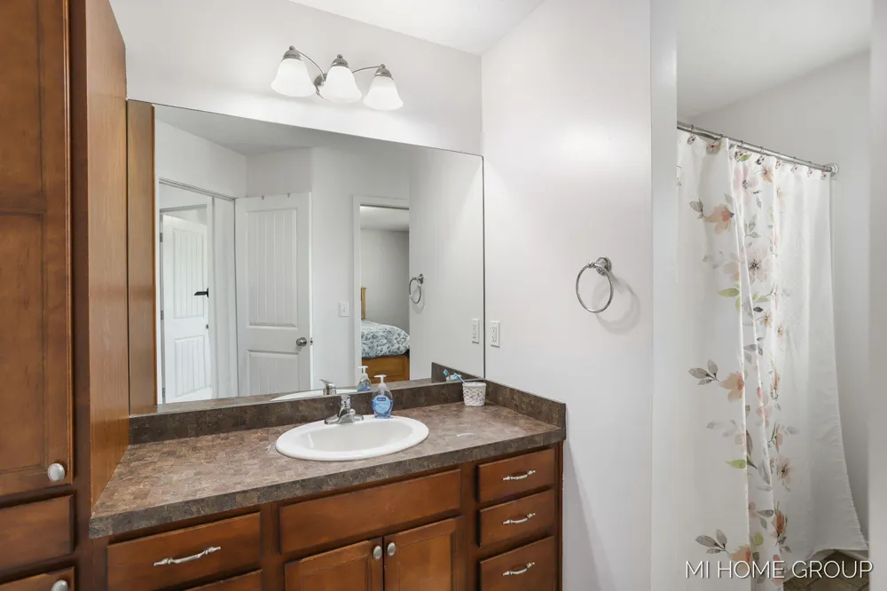 3729 Hickoryrow Court Holland Charter Township, MI 49424