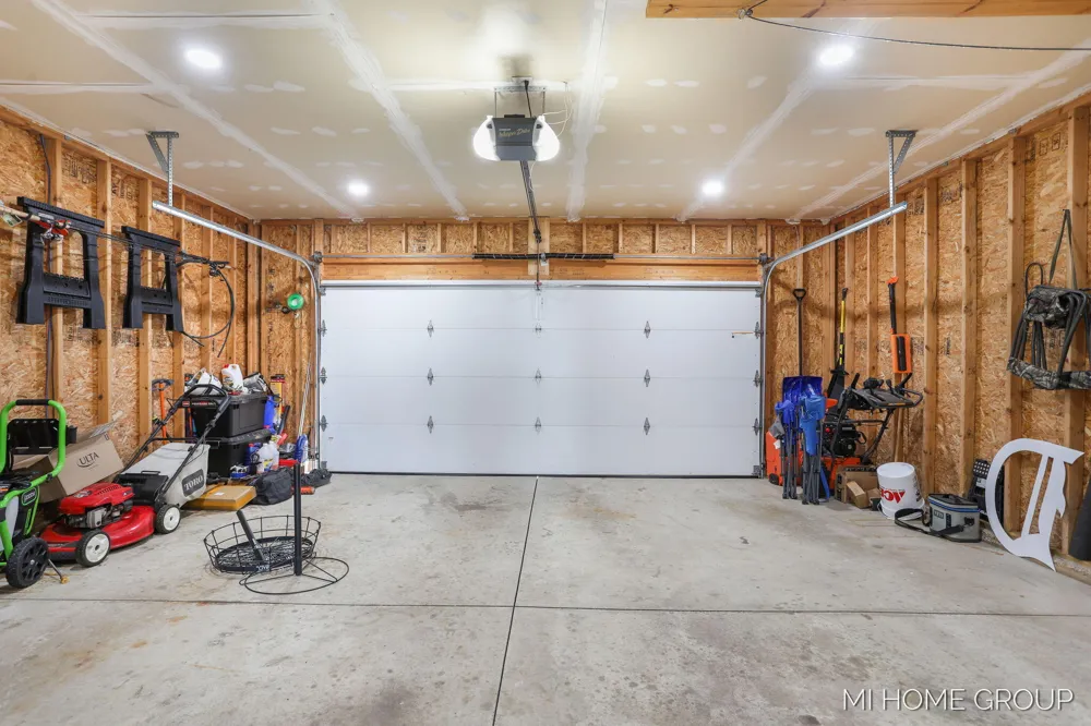 3729 Hickoryrow Court Holland Charter Township, MI 49424