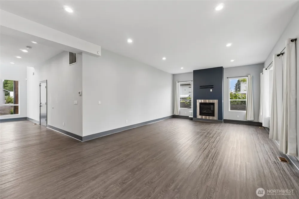 121 Palisades Place Pacific, WA 98047