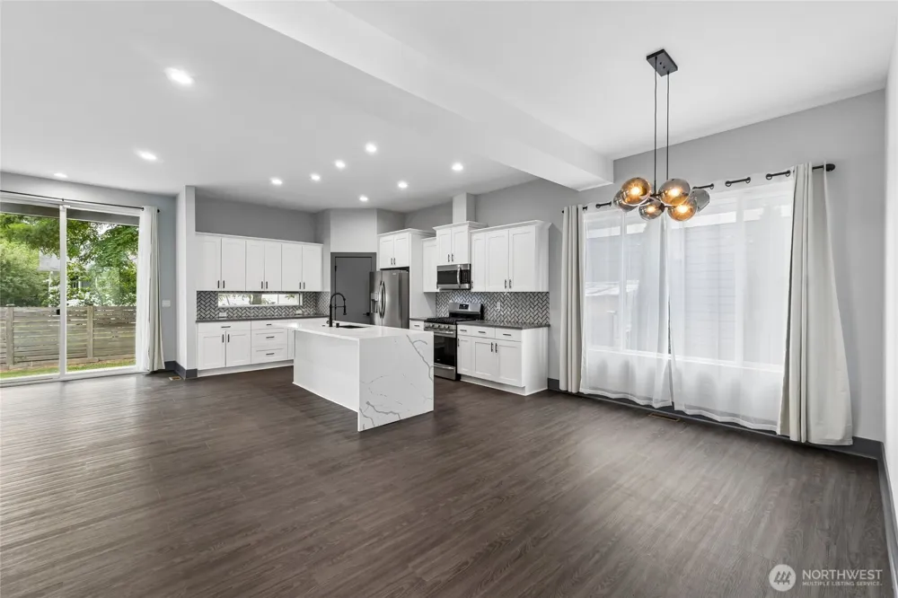 121 Palisades Place Pacific, WA 98047