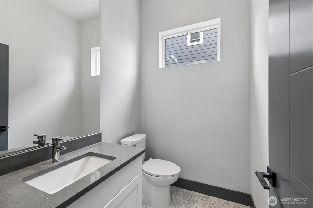 121 Palisades Place Pacific, WA 98047