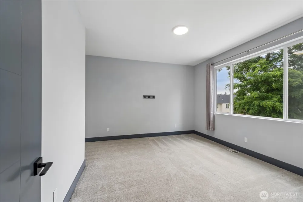 121 Palisades Place Pacific, WA 98047