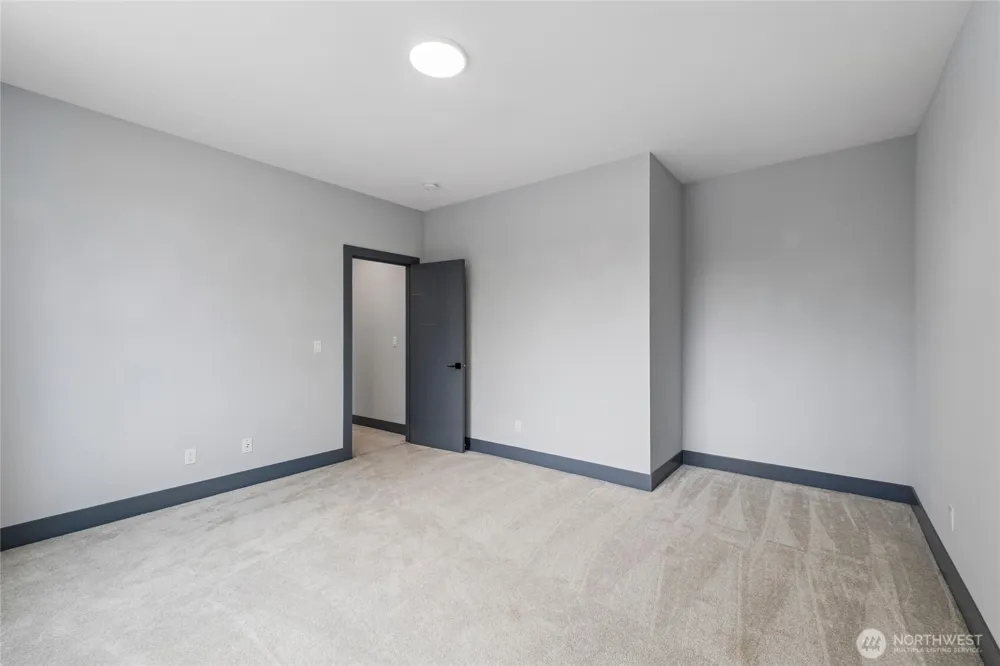 121 Palisades Place Pacific, WA 98047