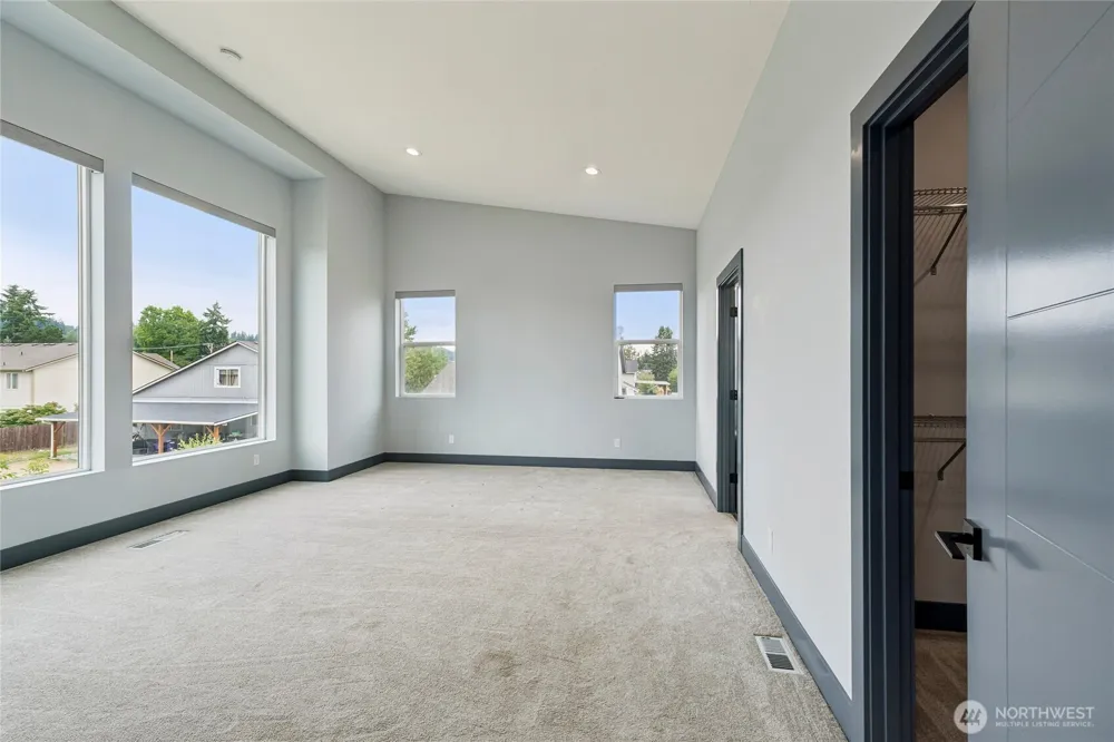 121 Palisades Place Pacific, WA 98047