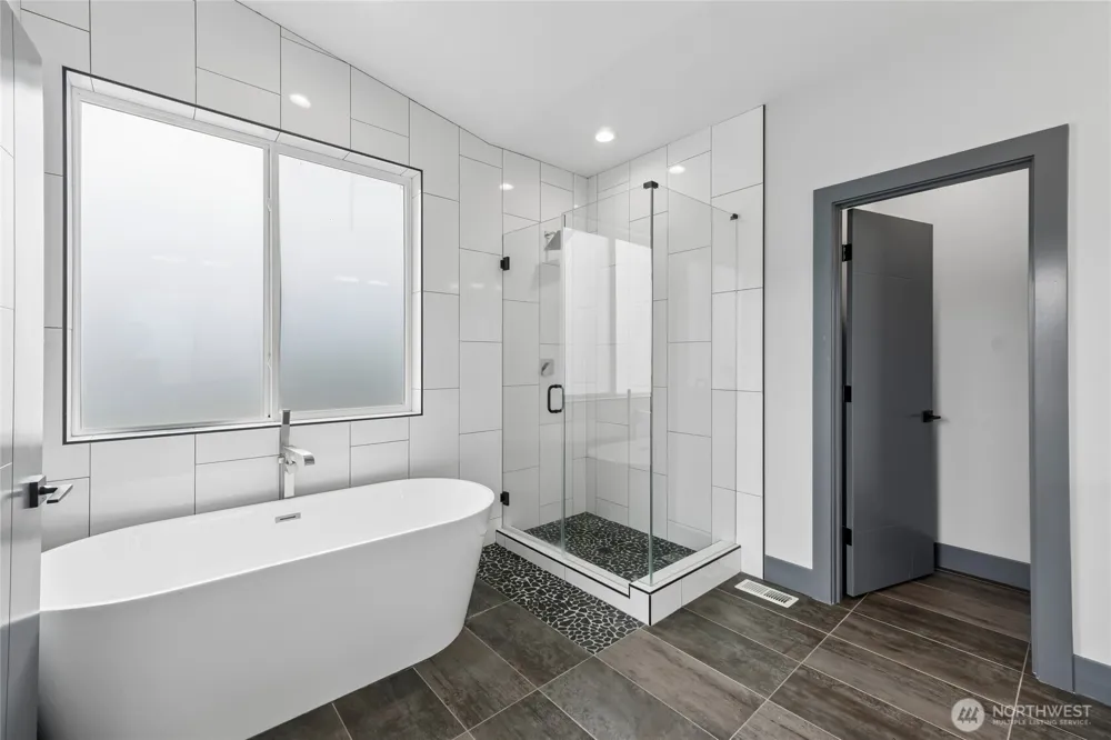 121 Palisades Place Pacific, WA 98047